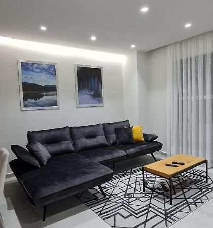 Ferienwohnung Luxurious Apartament Sarandë Exterior foto